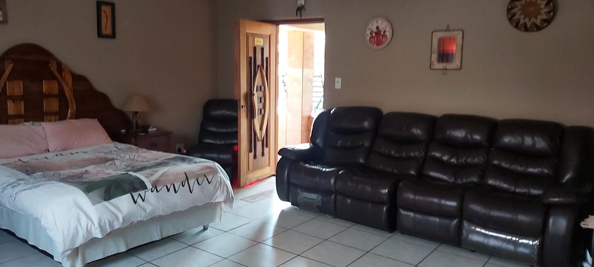 African Elephant Guesthouse 杰米斯顿 外观 照片